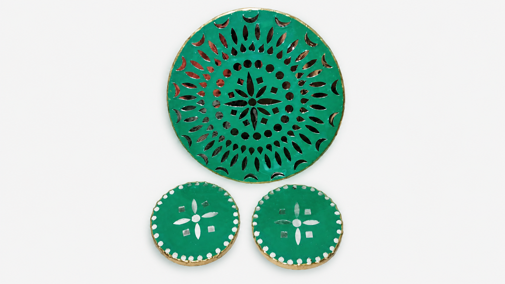 Emerald Mirror Coaster Set – Handmade Green Round Coasters with Traditional Mosaic Mirror Art
